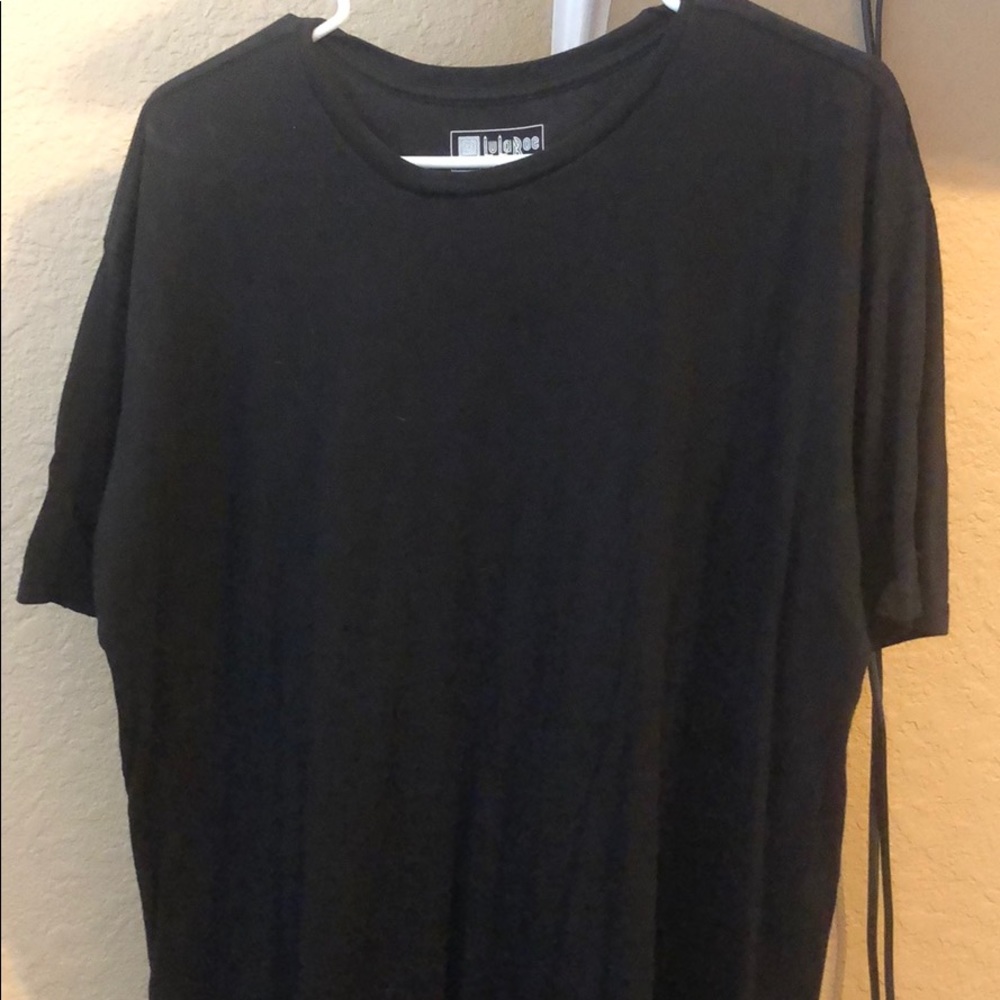 Black L lularoe Patrick tee